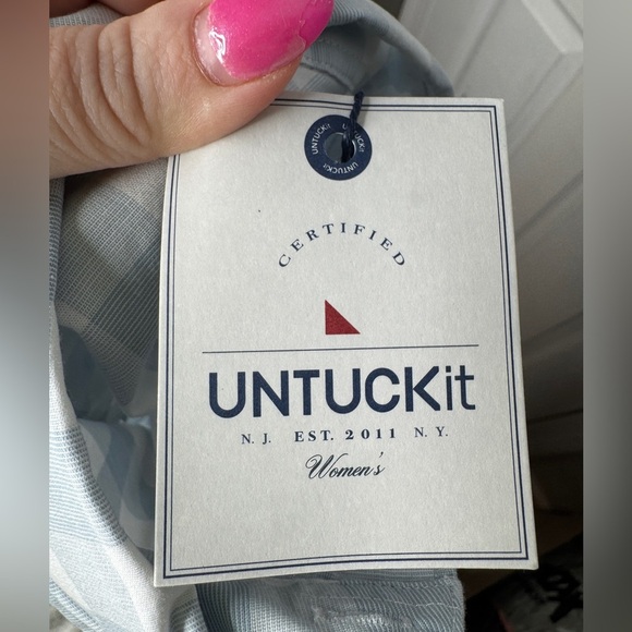 UNTUCKIT NWT Santa Marzi Blue White Checkered Button Down Size 2 - Picture 3 of 6
